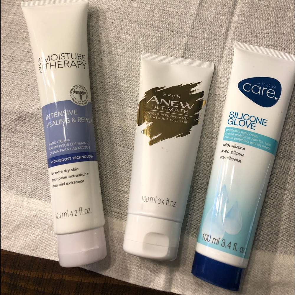NWOT Avon set 3 piece